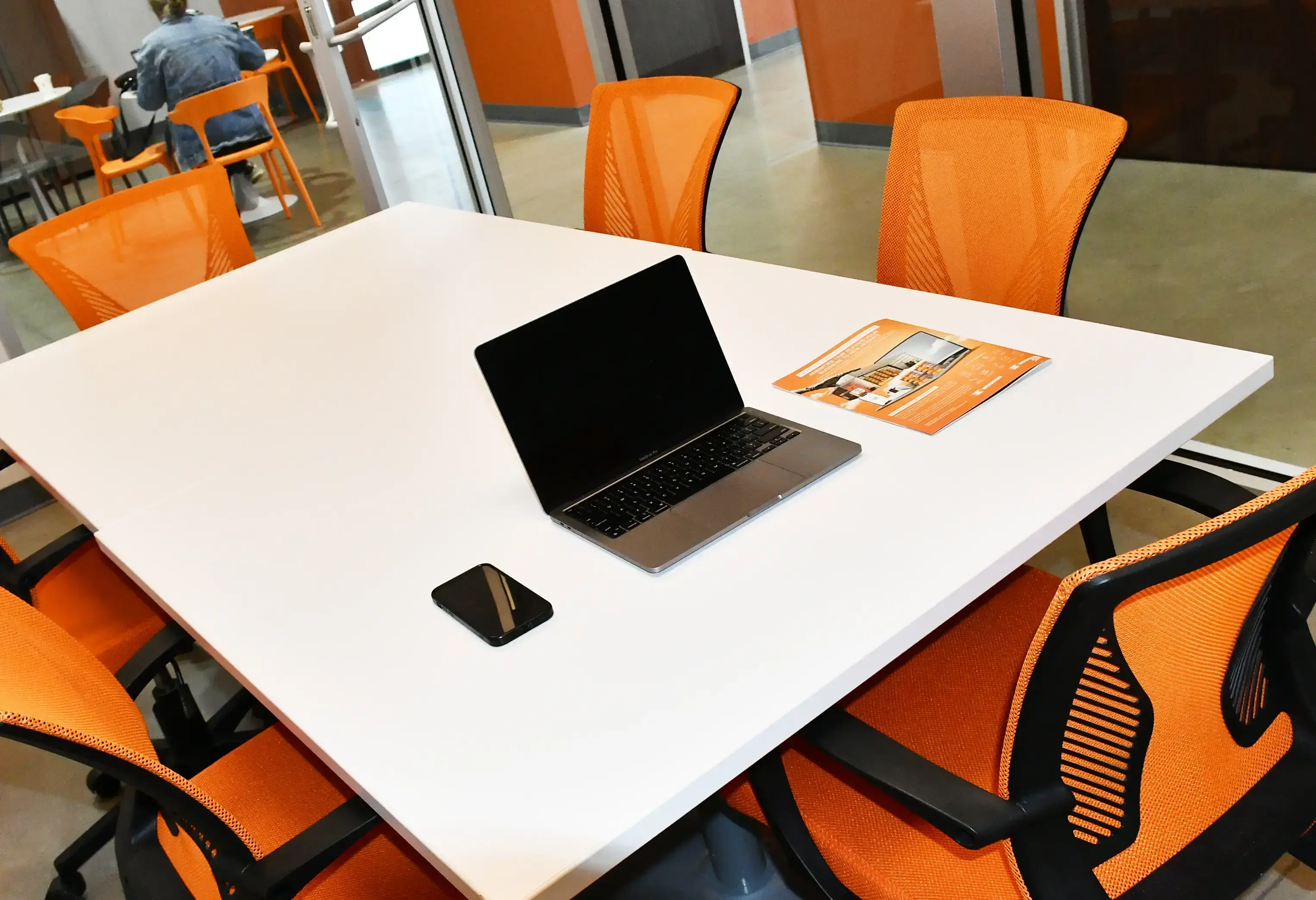 MEETING ROOM
